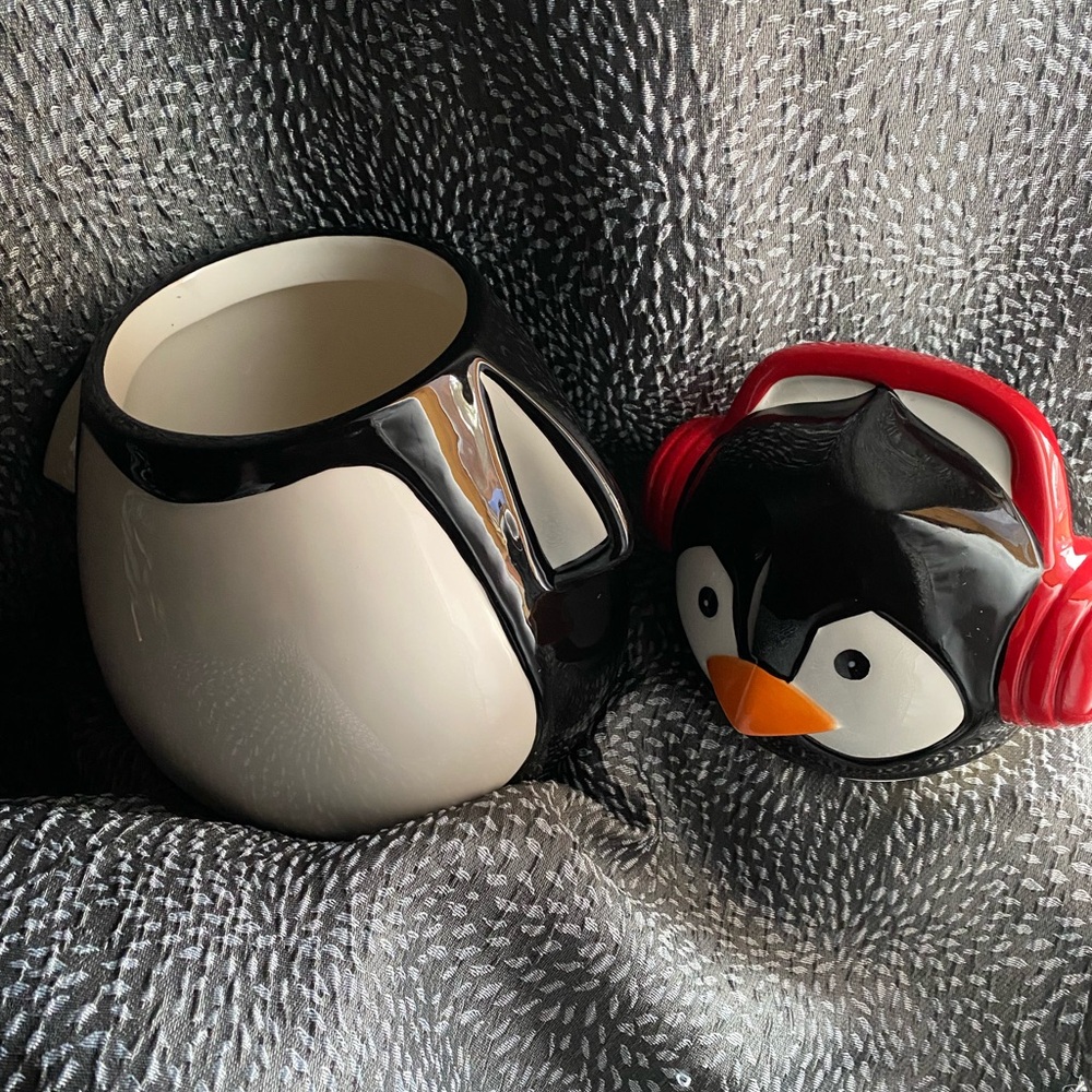 Penguin Cookie Jar with Red Headphones/Earmuffs - Picture 4 of 5